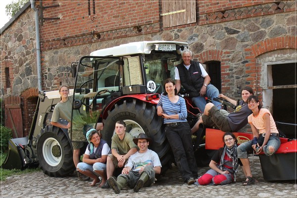 Anne und das Traktor-Team